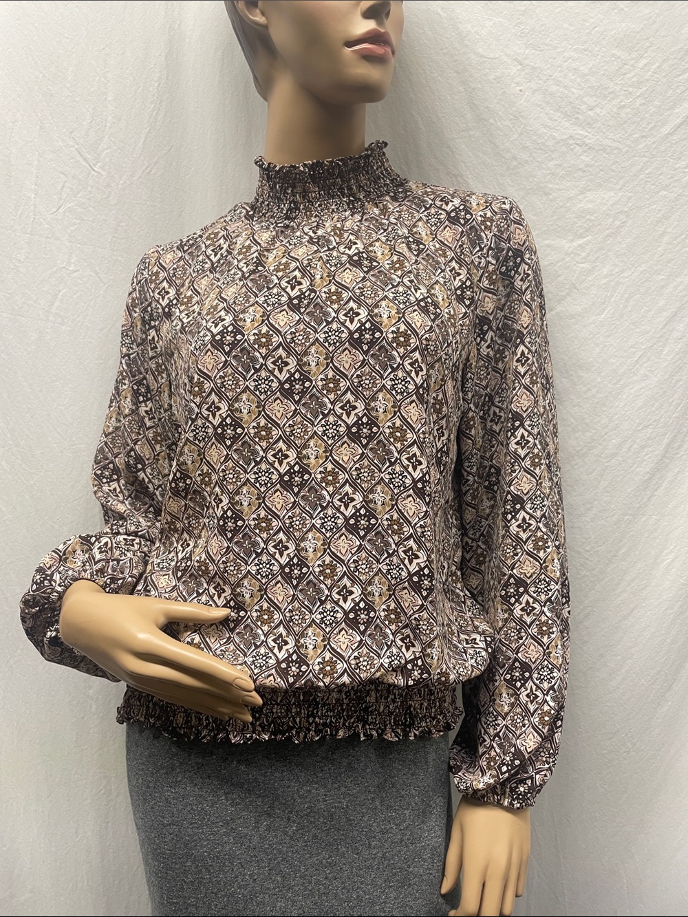 Alex & Lili Women's Brown Print Smocked Neck and Hem Long-Sleeve Women’s Top